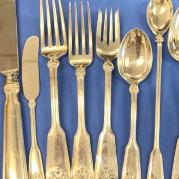 Tiffany & Co. Bridal Registry Shell & Thread Sterling Flatware 110 Piece Set - Picture 11 of 11